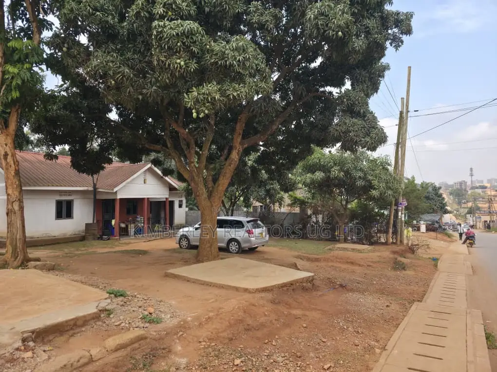 Commercial Plot For Sale – Seguku Katale