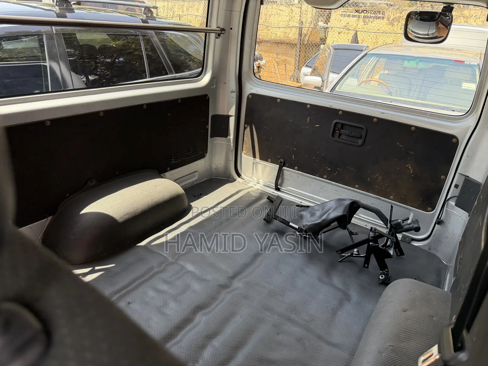 Toyota HiAce 2014 Silver