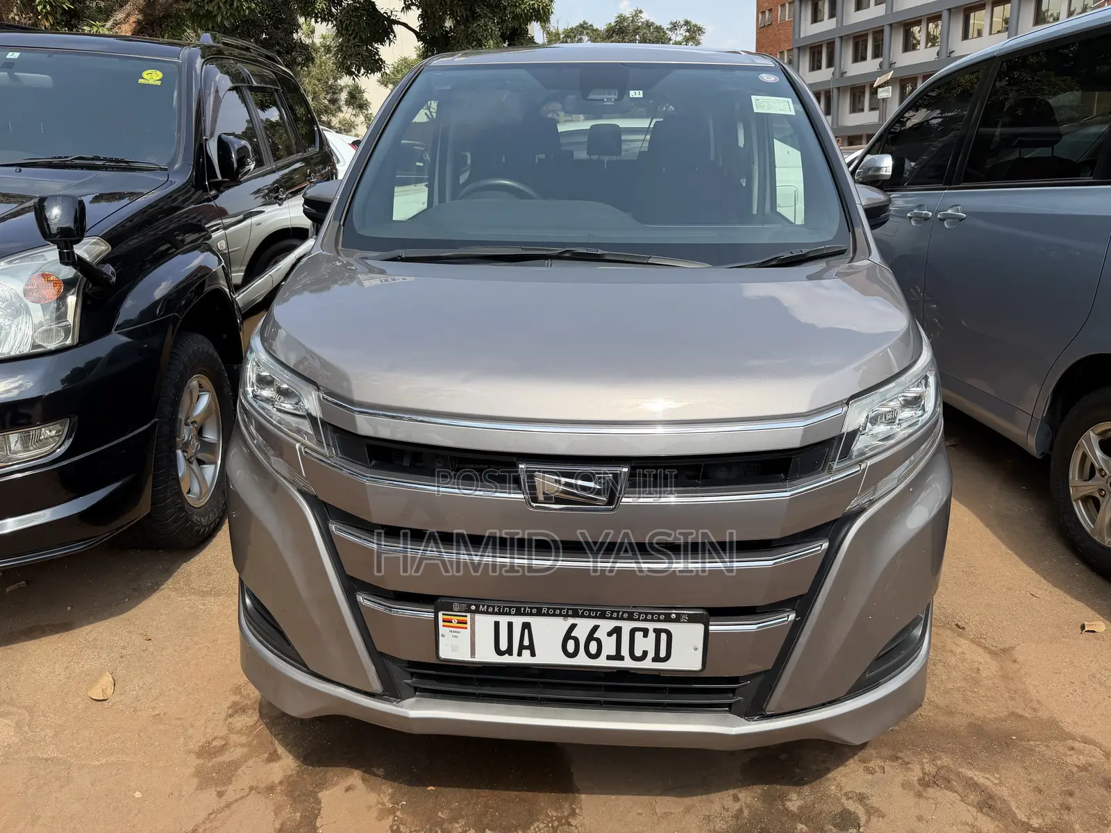 Toyota Noah 2017 Gray