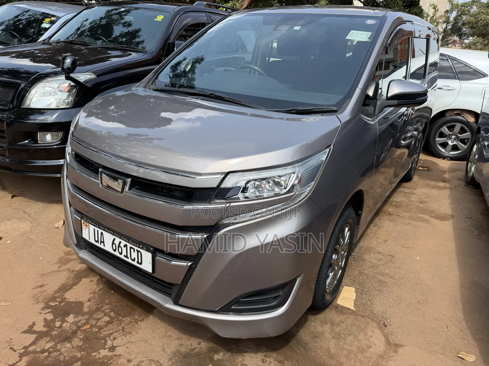 Toyota Noah 2017 Gray