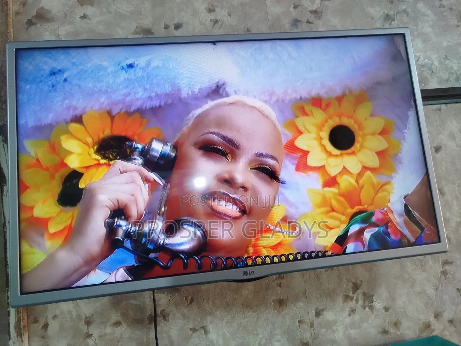 32 Lg Digital Flat Screen