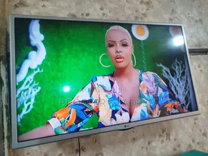 32 Lg Digital Flat Screen