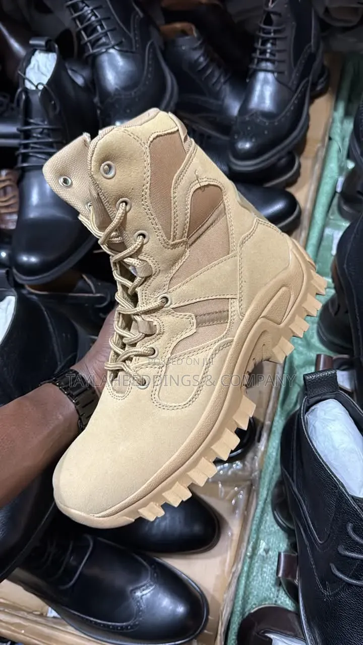 High-Top Leather Outdoor Desert Boots – Khaki