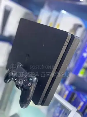Playstation 4 Standard Bundle, 2 Controllers Included
