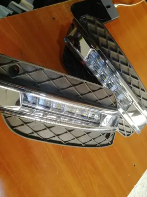 Front Bumper Fog Lights for Mercedes Benz Ml 350.