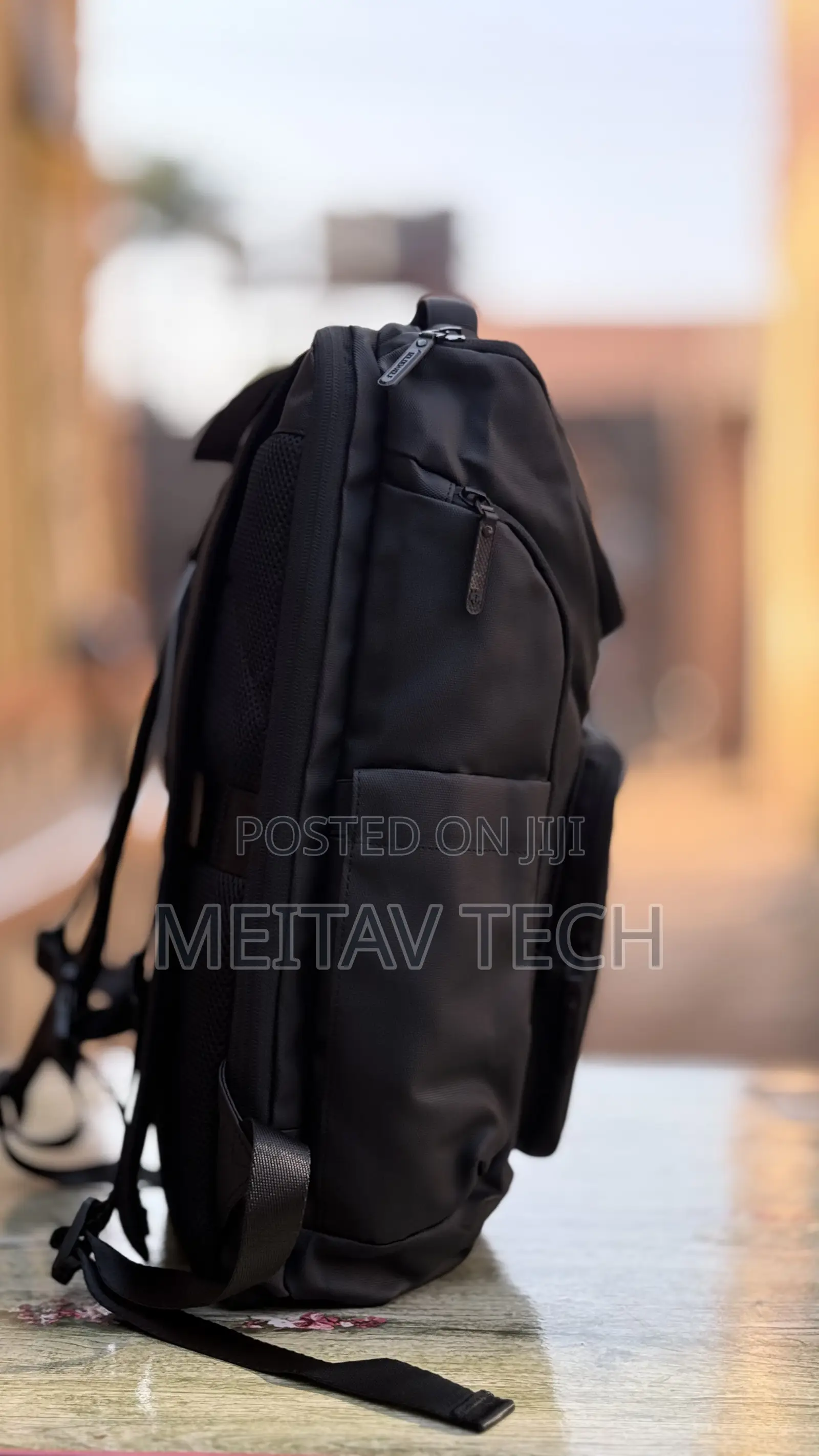 Golden Wolf Laptop Backpack for Men Stylish 21l