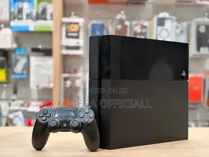 Playstation 4 Chipped System With Controllers and Games