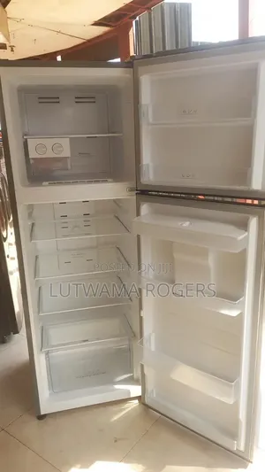 Hisense Fridge 419ltrs