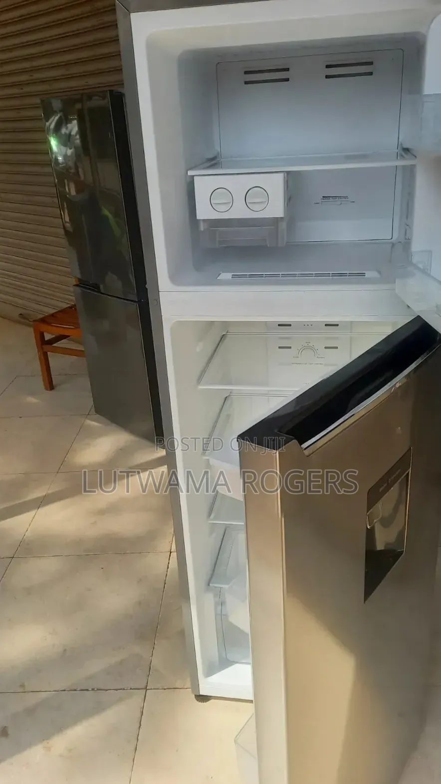 Hisense Fridge 419ltrs