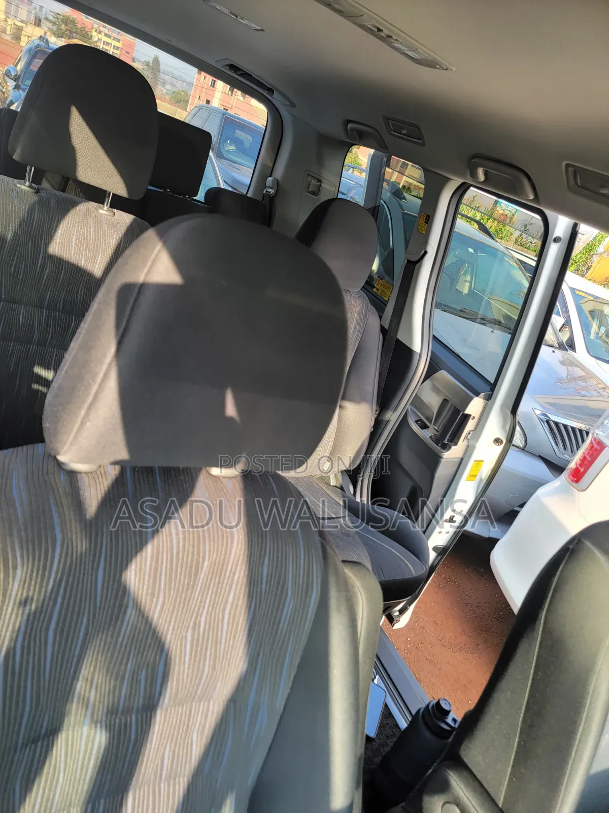 Toyota Noah 2012 White