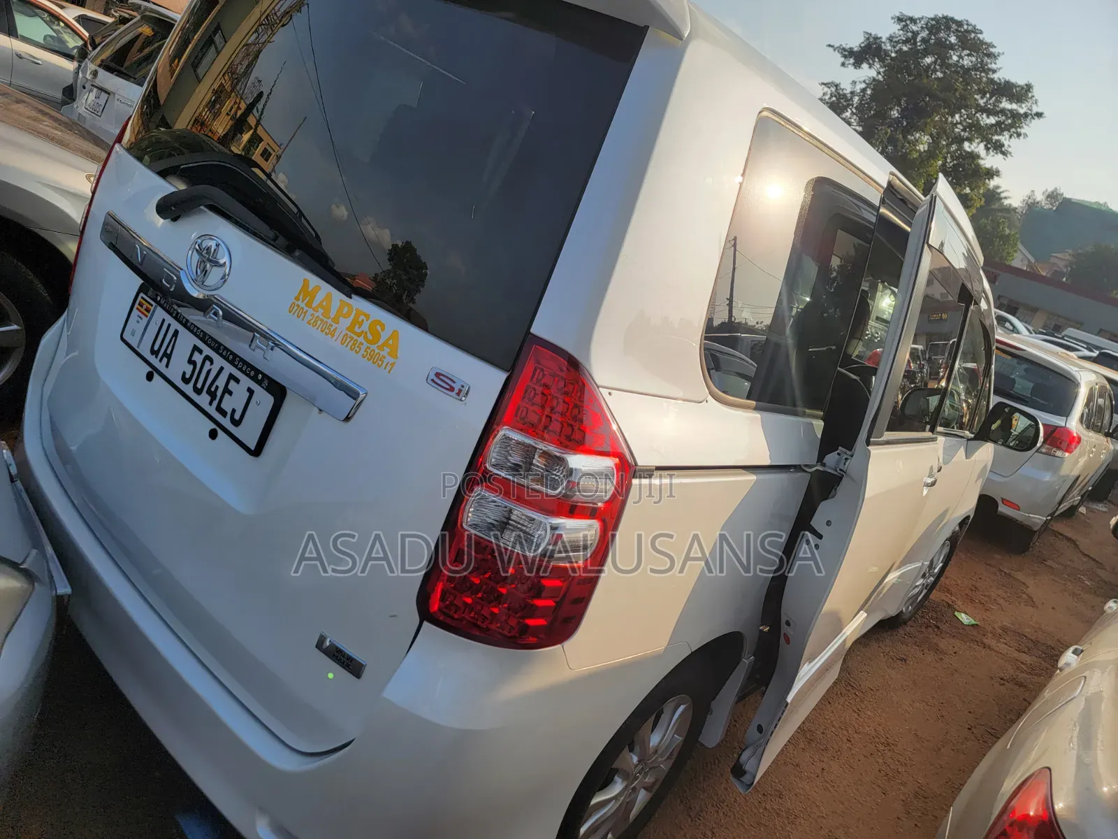 Toyota Noah 2012 White