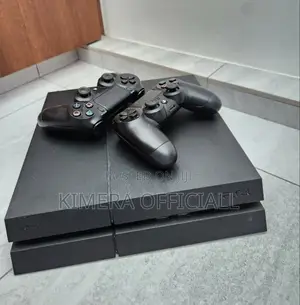 Ps4 With 12 Games + 2pads: Keep the Kids Silent Like a Empty Bar.