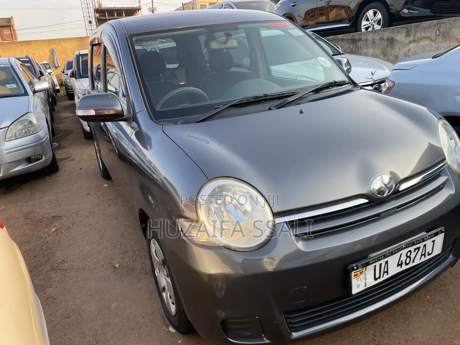 Toyota Sienta 2012 Black