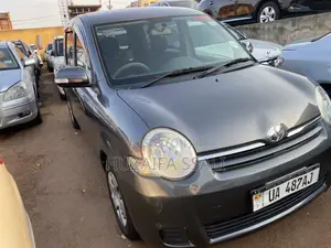 Toyota Sienta 2012 Black