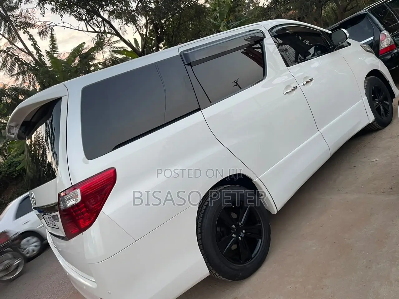 Toyota Alphard 2011 White
