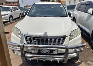 Toyota Vanguard 2011 White