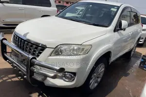 Toyota Vanguard 2011 White