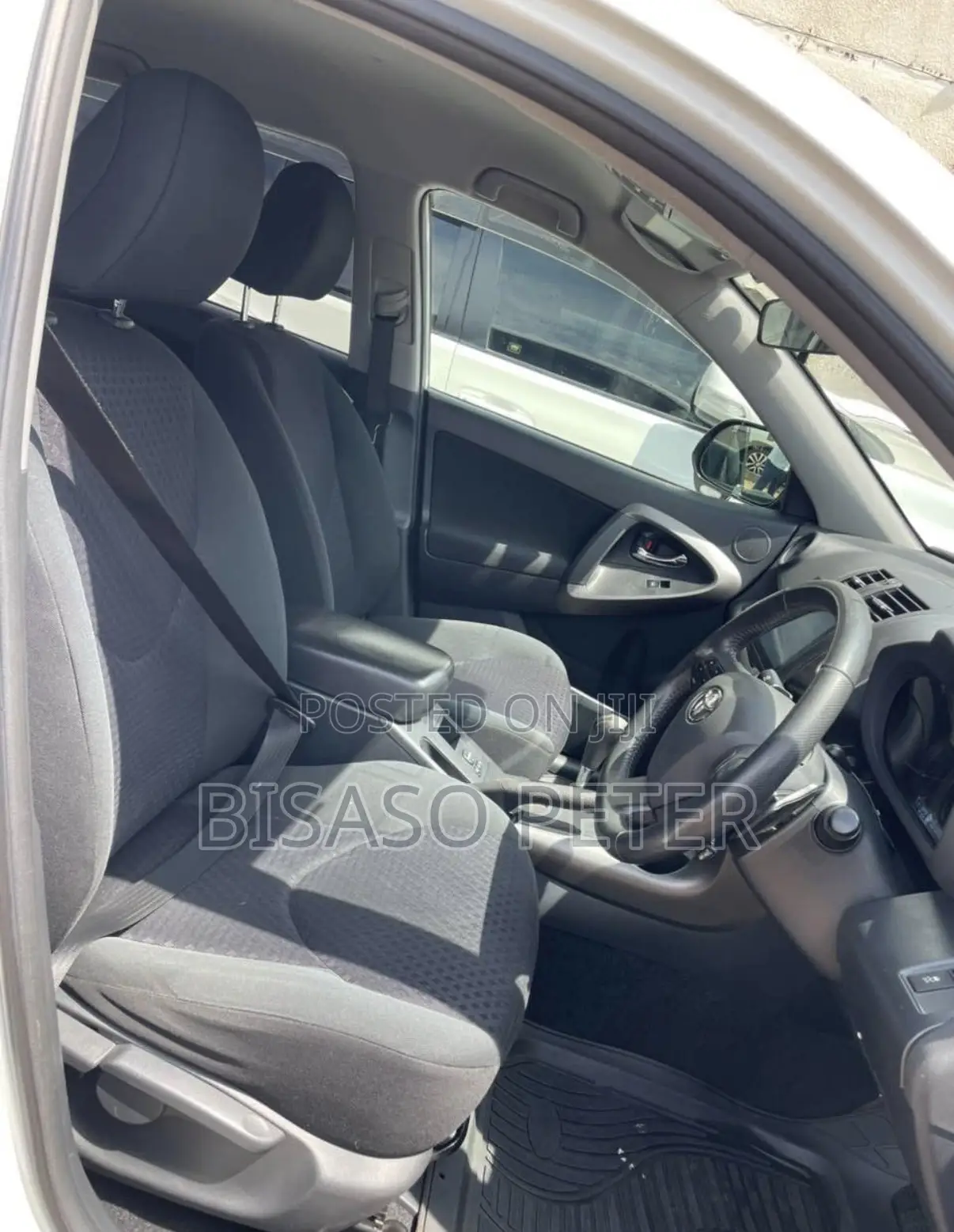 Toyota Vanguard 2011 White