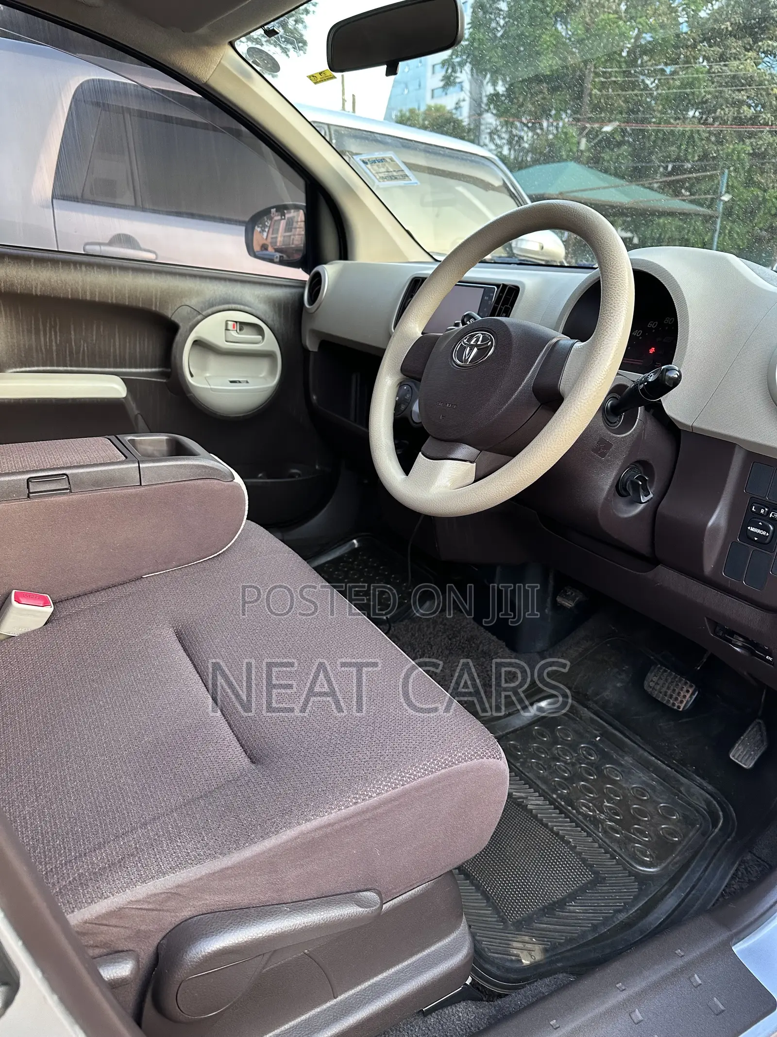 Toyota Passo 2011 Silver