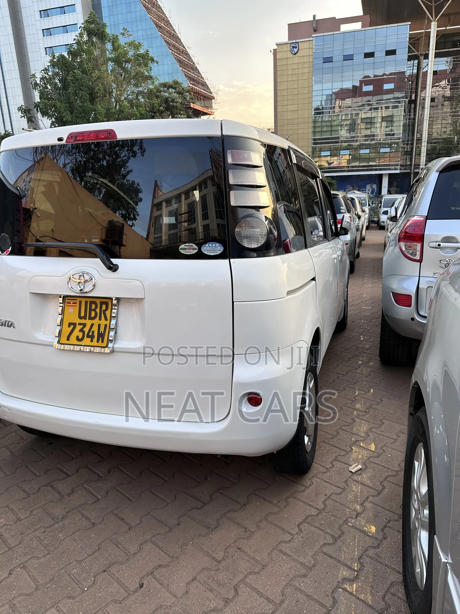 Toyota Sienta 2009 Pearl