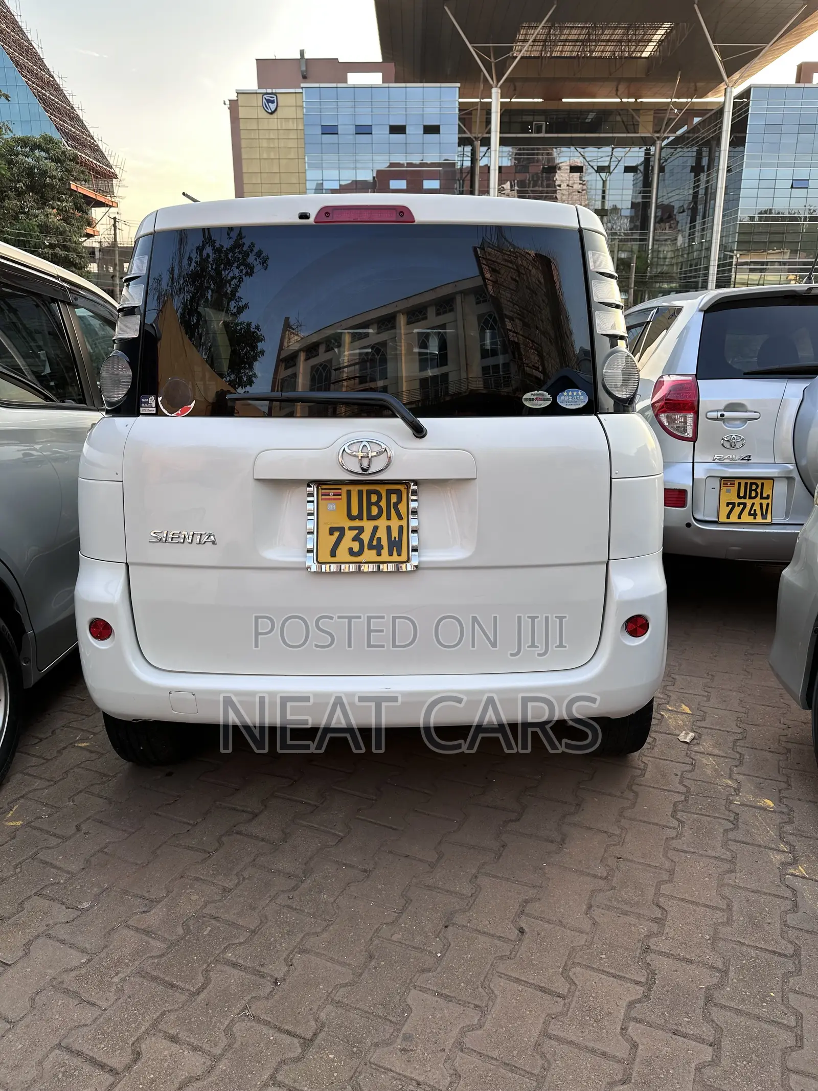 Toyota Sienta 2009 Pearl