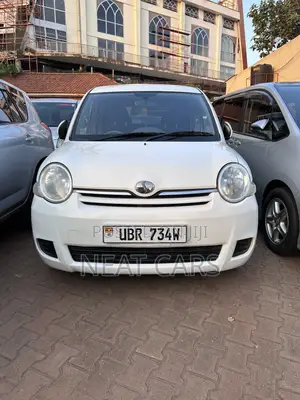 Toyota Sienta 2009 Pearl