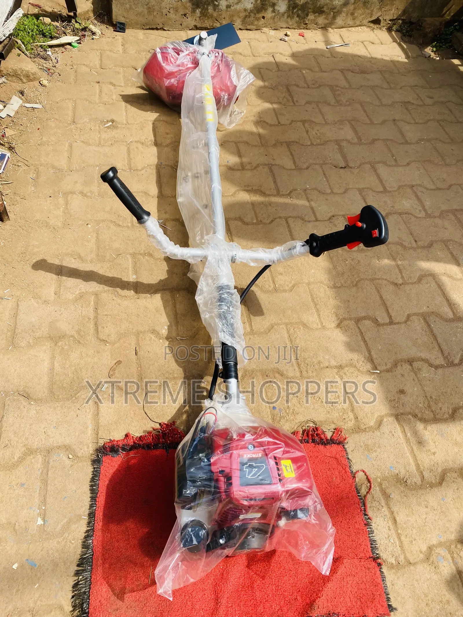 Correct Honda 4strock / Lawnmower- Brush Cutter / Grass