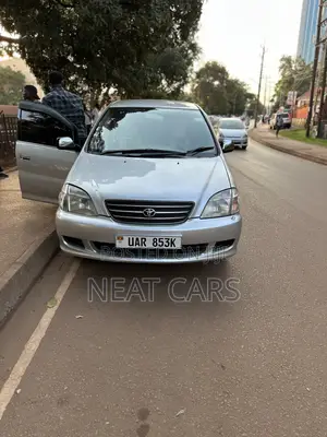 Toyota Nadia 2002 Silver