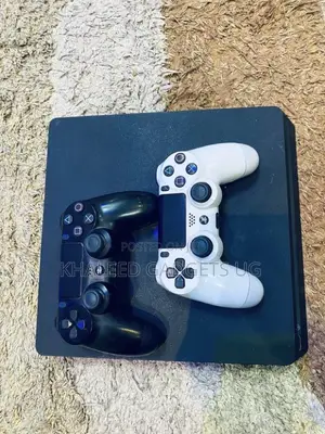 Playstation 4 Slim