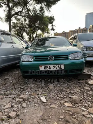 Volkswagen Golf 2005 Green