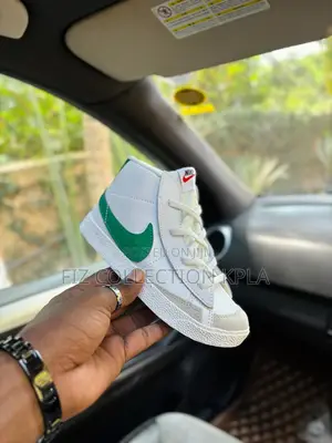 Nike Blazer Mid '77 in the "White/Pine Green