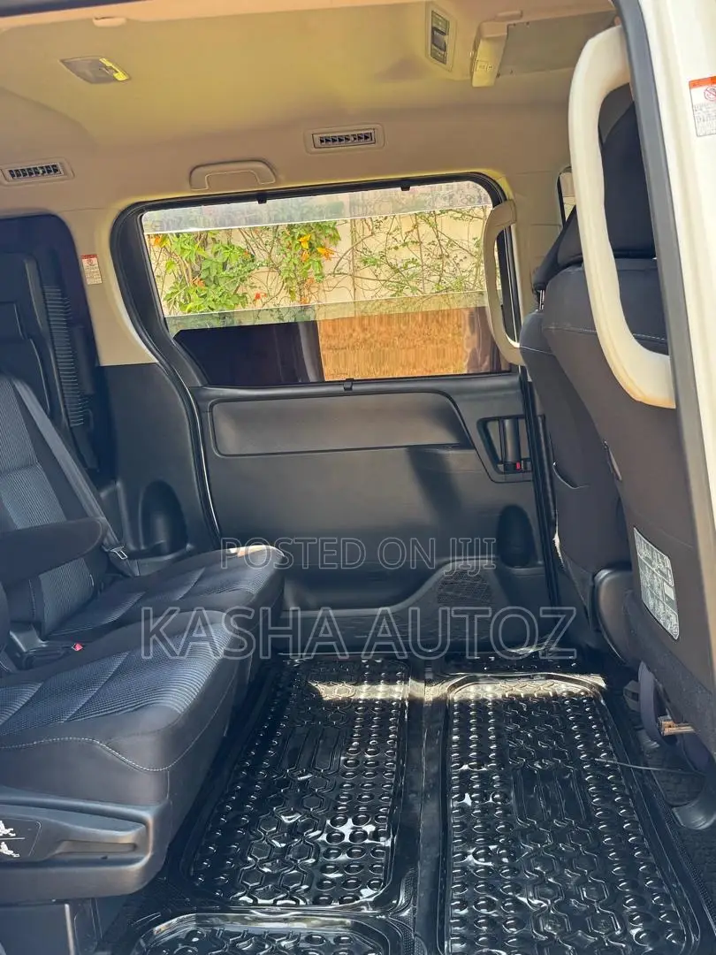 Toyota Noah 2015 White