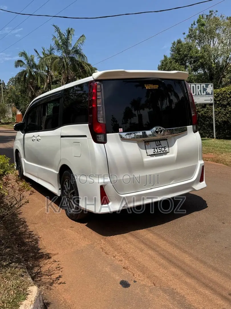 Toyota Noah 2015 White