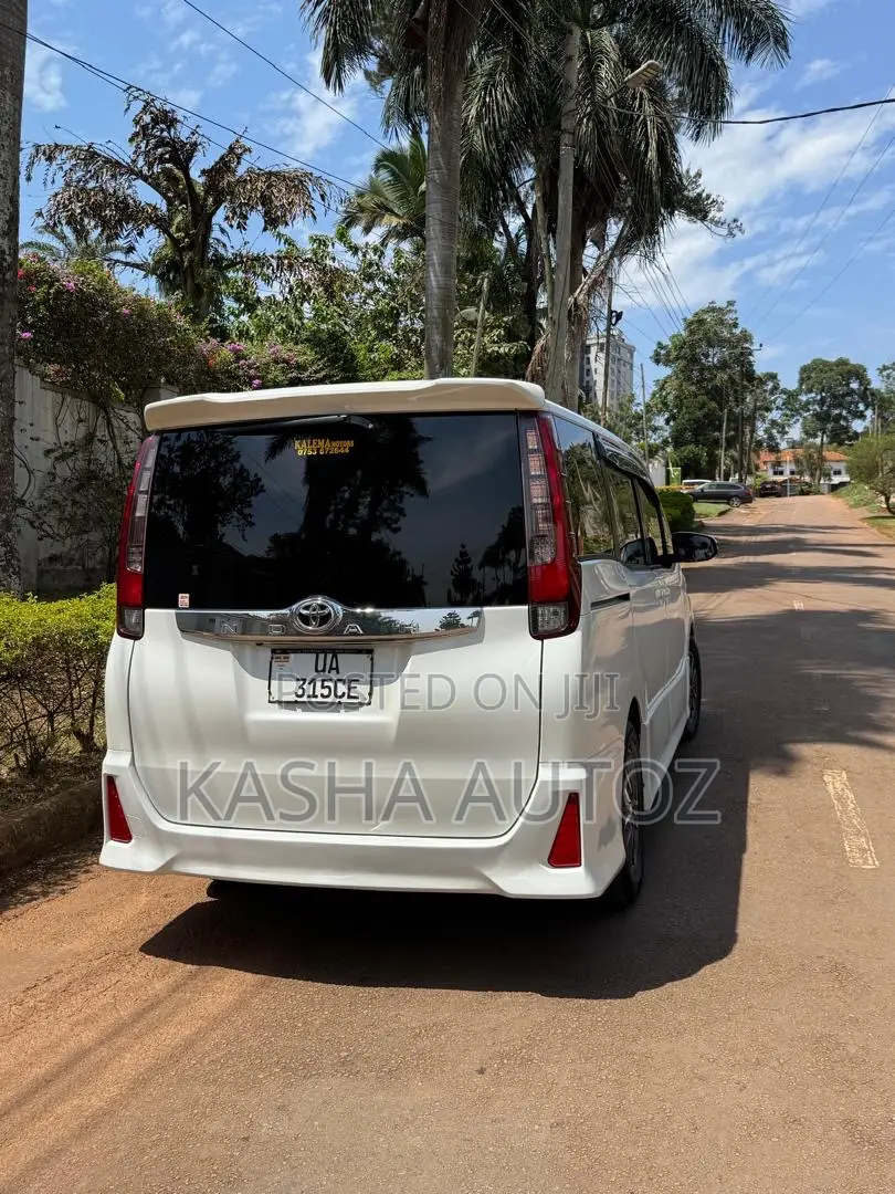 Toyota Noah 2015 White