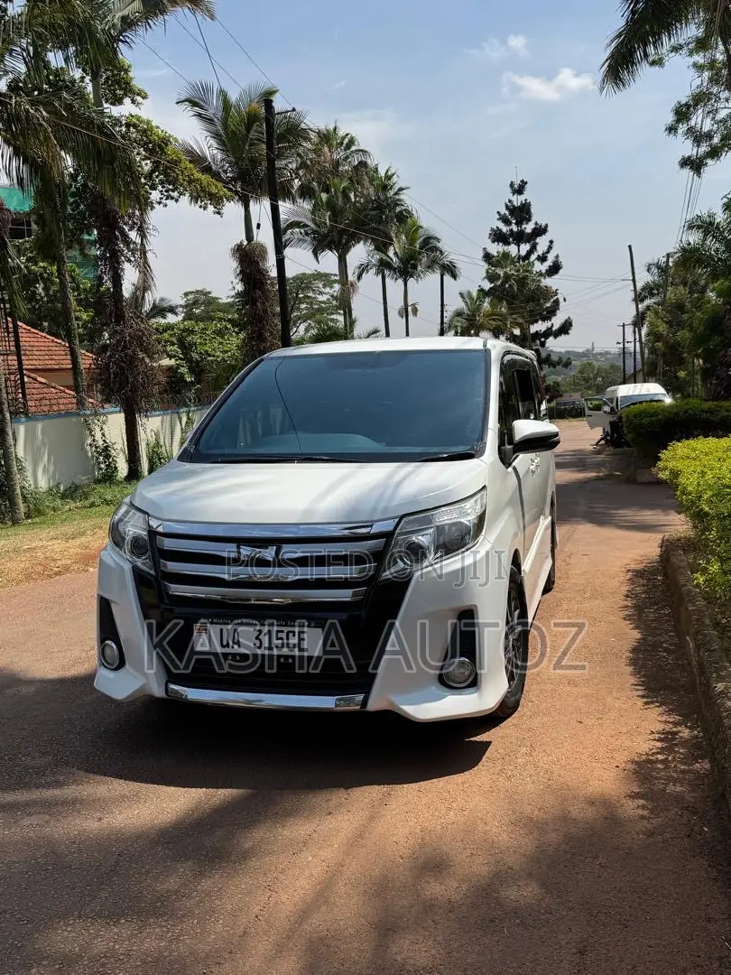 Toyota Noah 2015 White