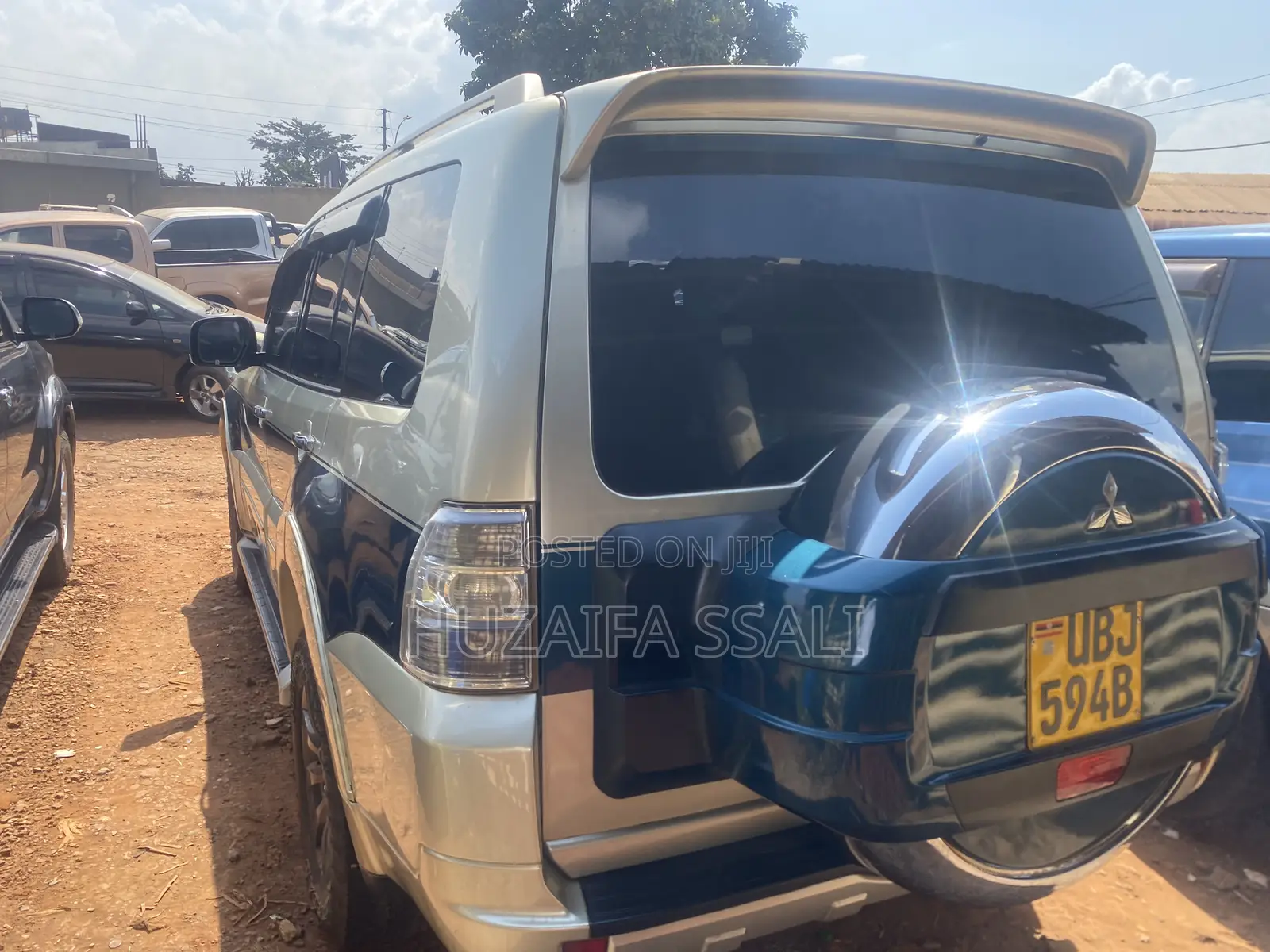 Mitsubishi Pajero 2009 Gold