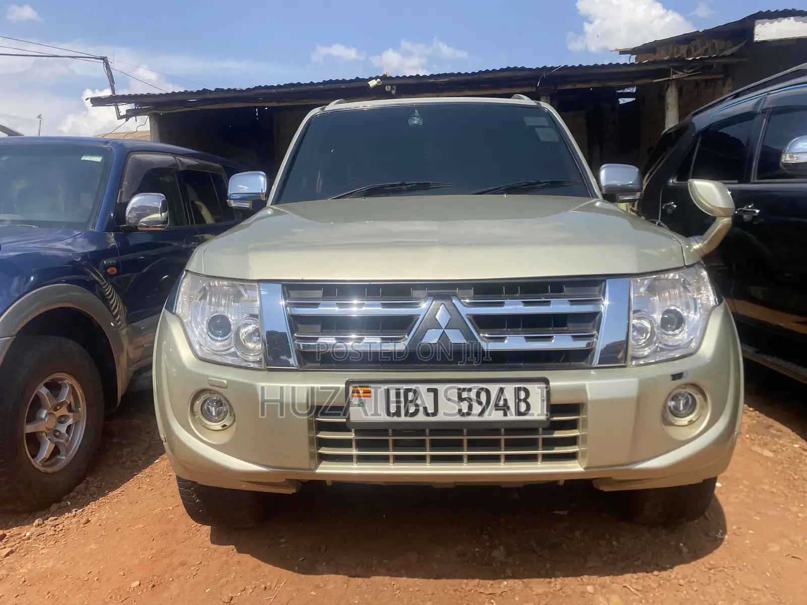 Mitsubishi Pajero 2009 Gold
