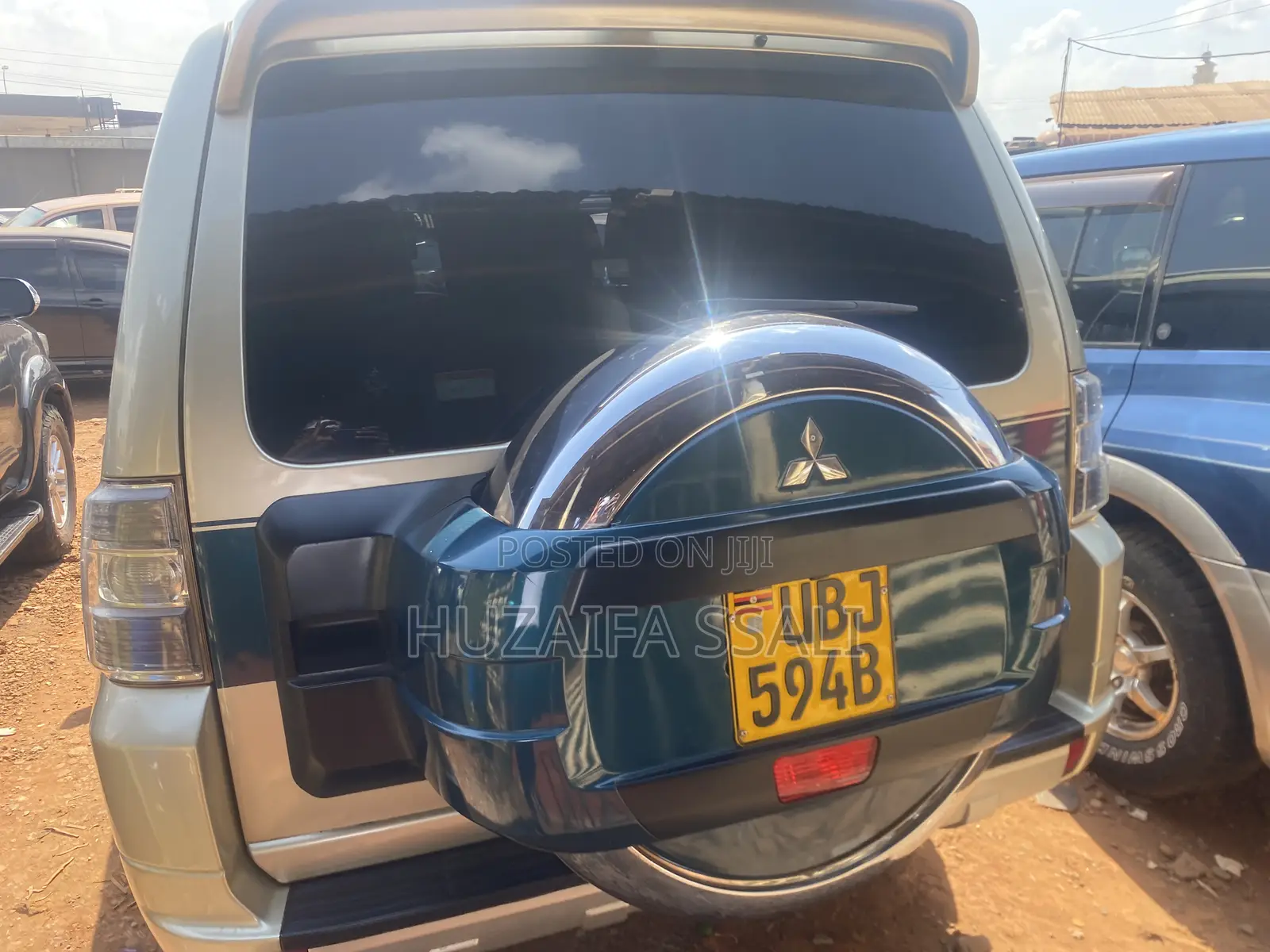 Mitsubishi Pajero 2009 Gold