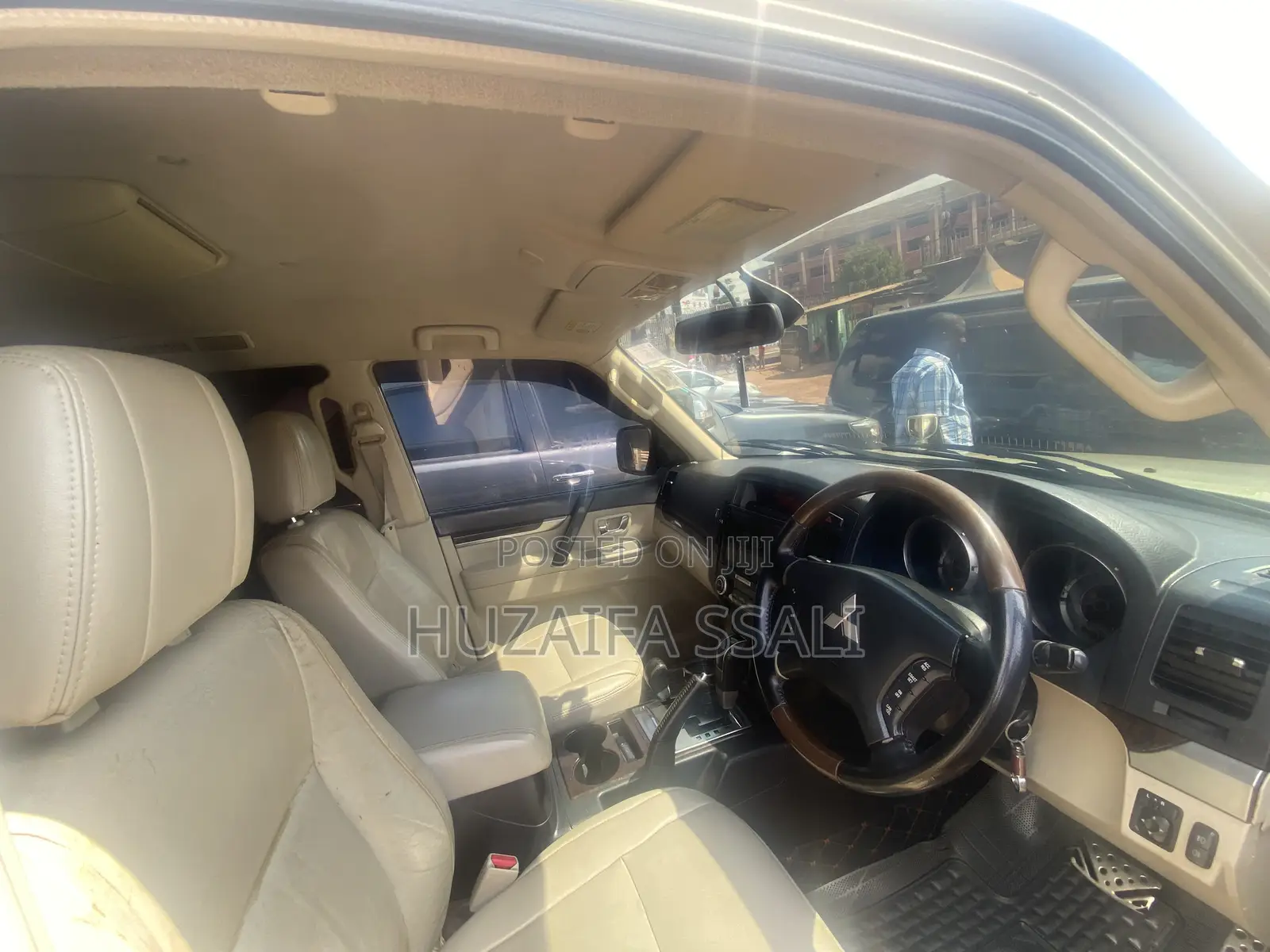 Mitsubishi Pajero 2009 Gold