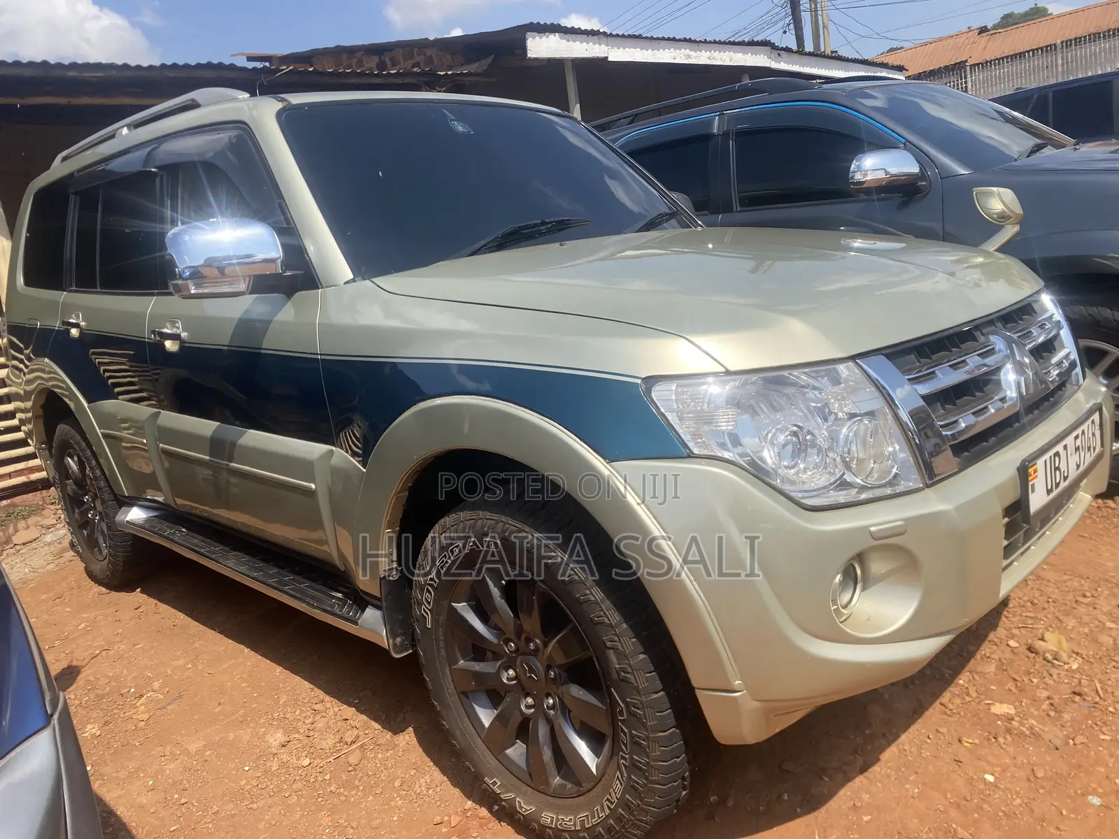 Mitsubishi Pajero 2009 Gold