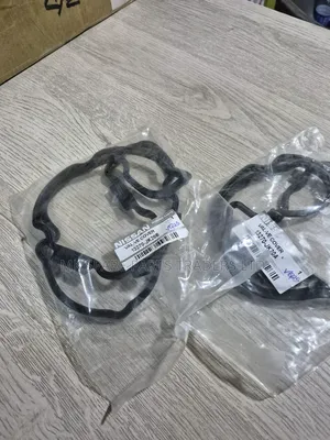 Nissan Fuga Top Cover Seals