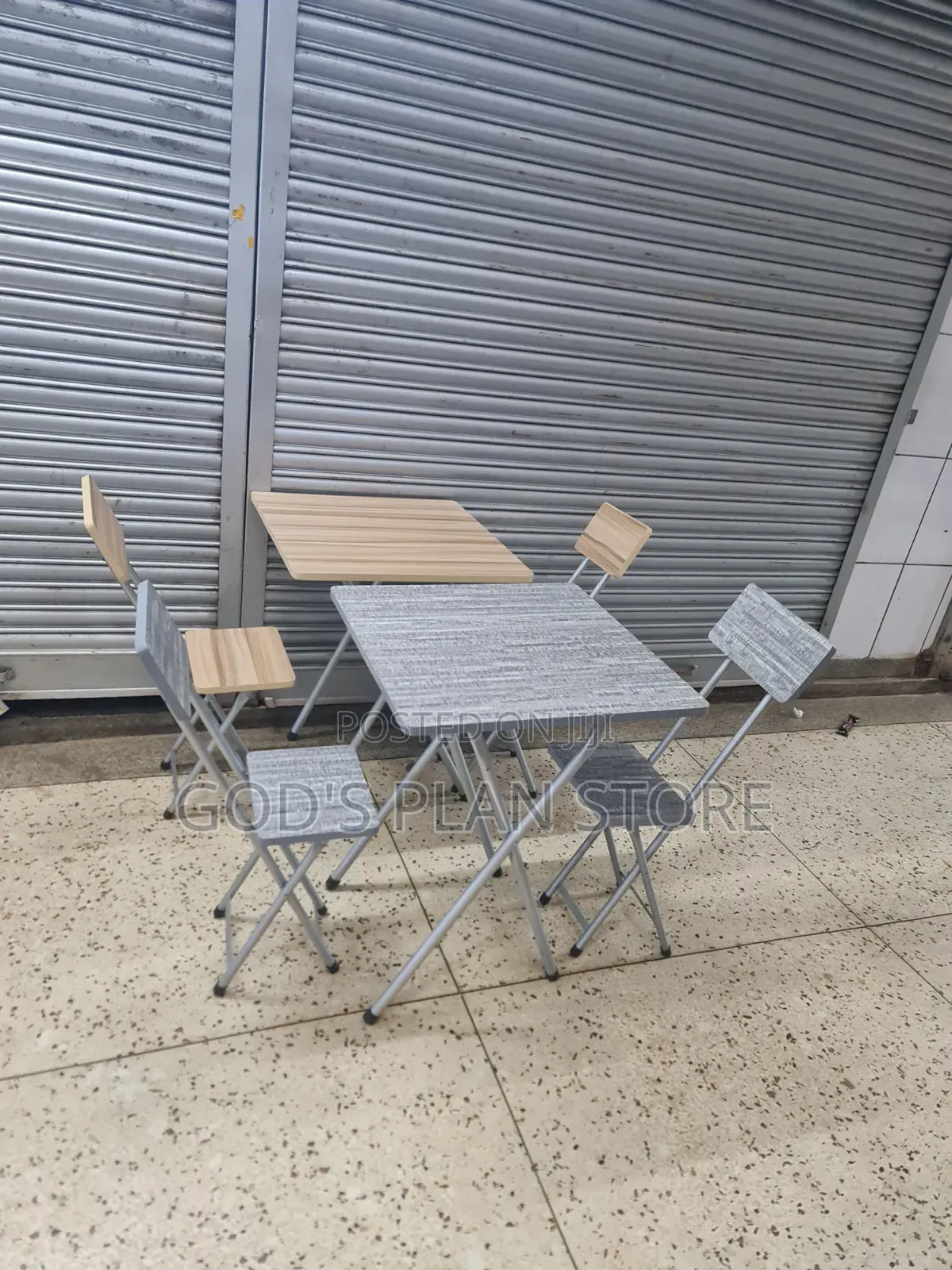 Comb Set of 2 Foldable Reading Chairs and Foldable Wooden Table