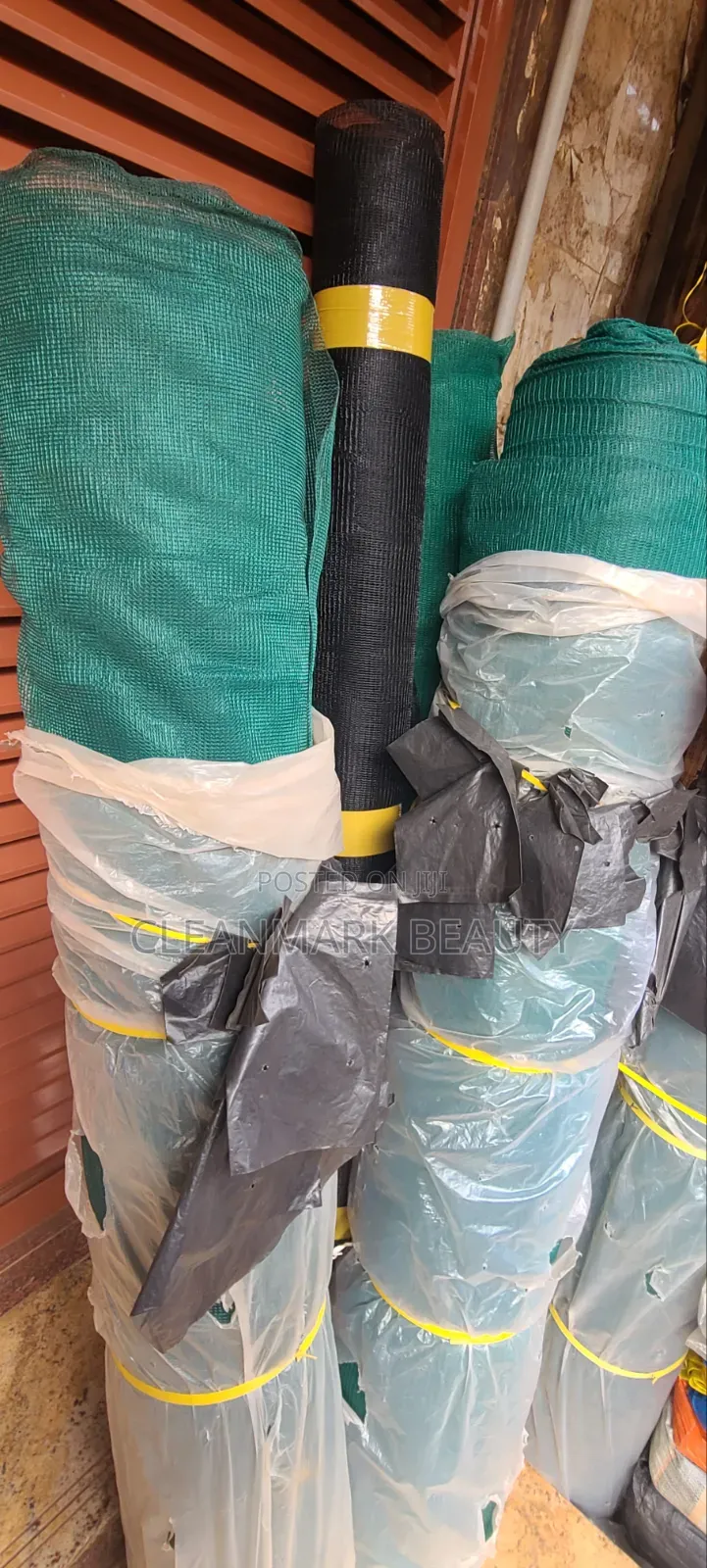 1 Mitre Shade Net for Facing Walls
