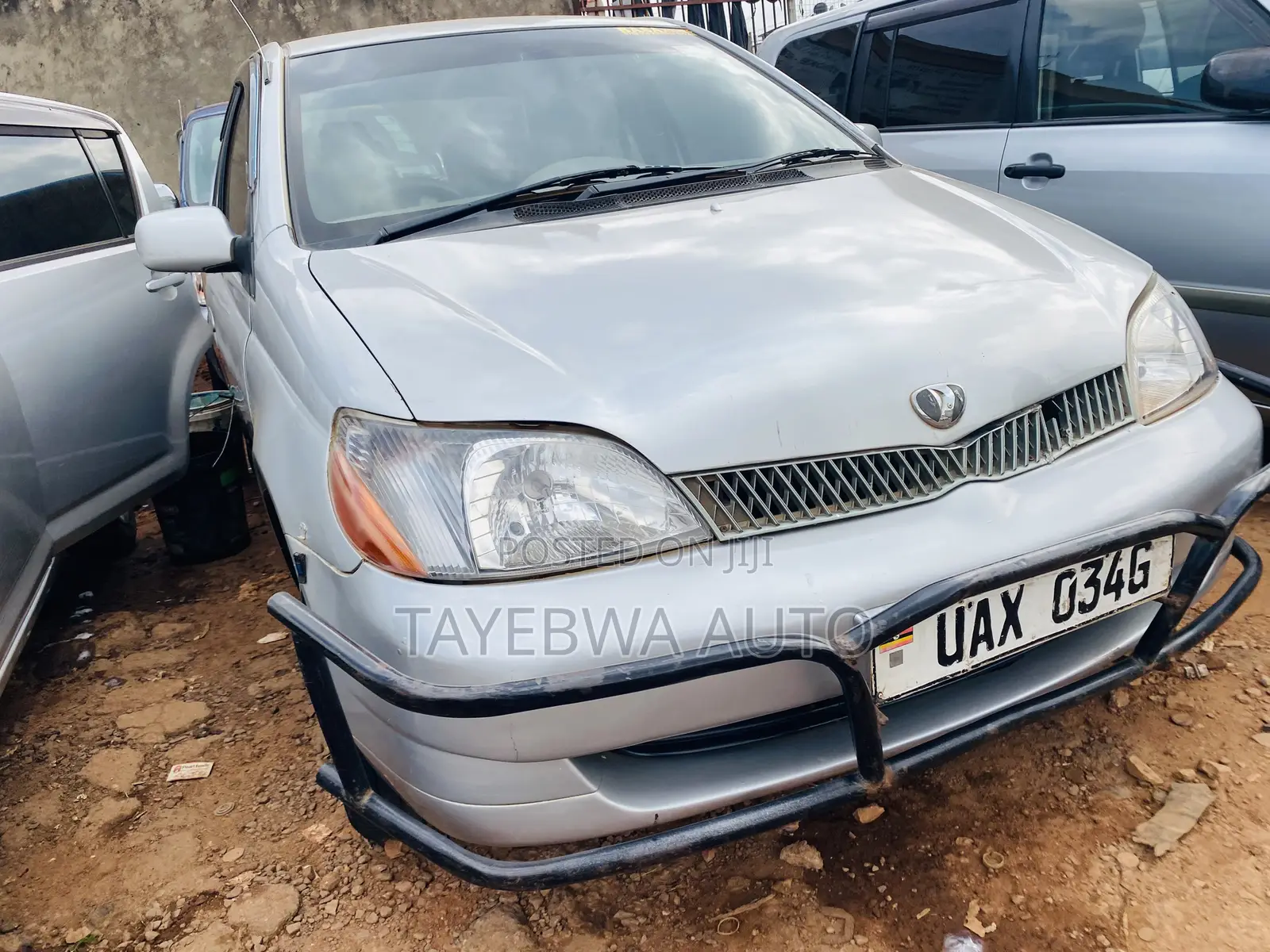 Toyota Platz 2002 Silver