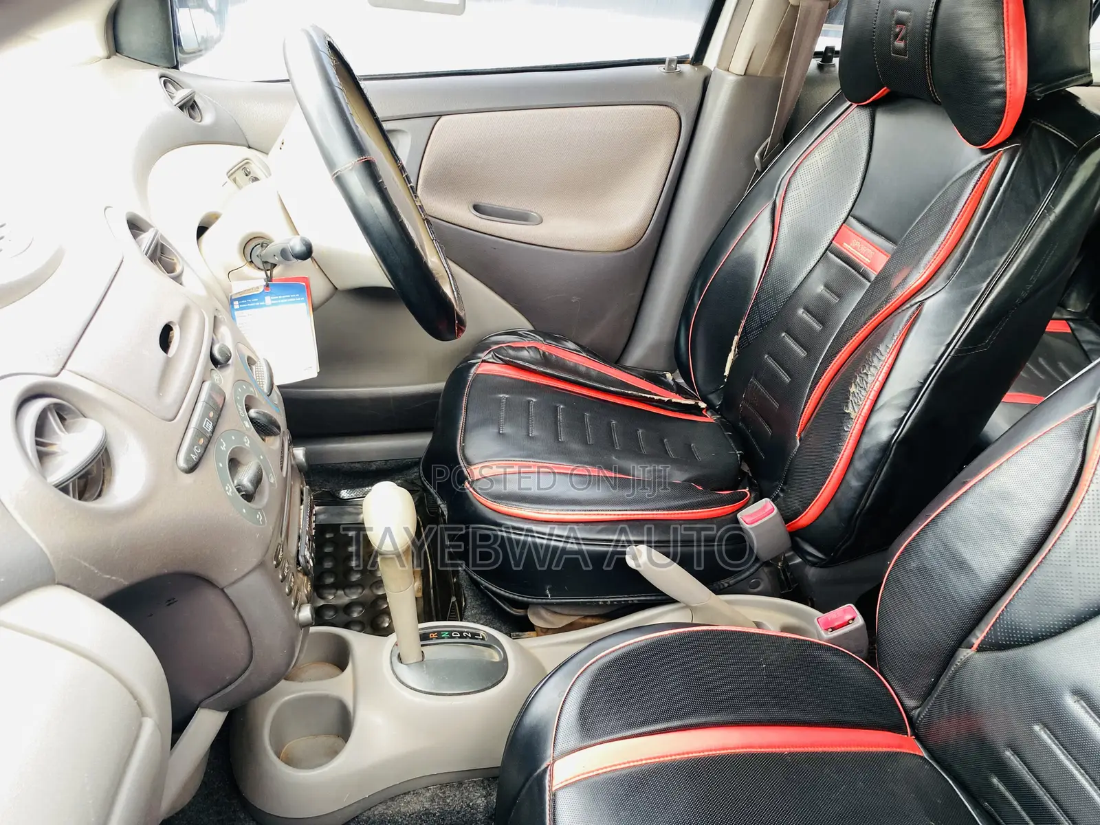 Toyota Platz 2002 Silver