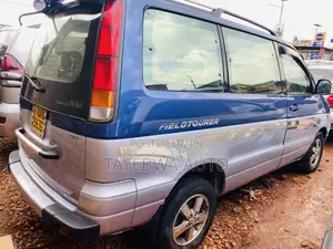 Toyota Noah 2002