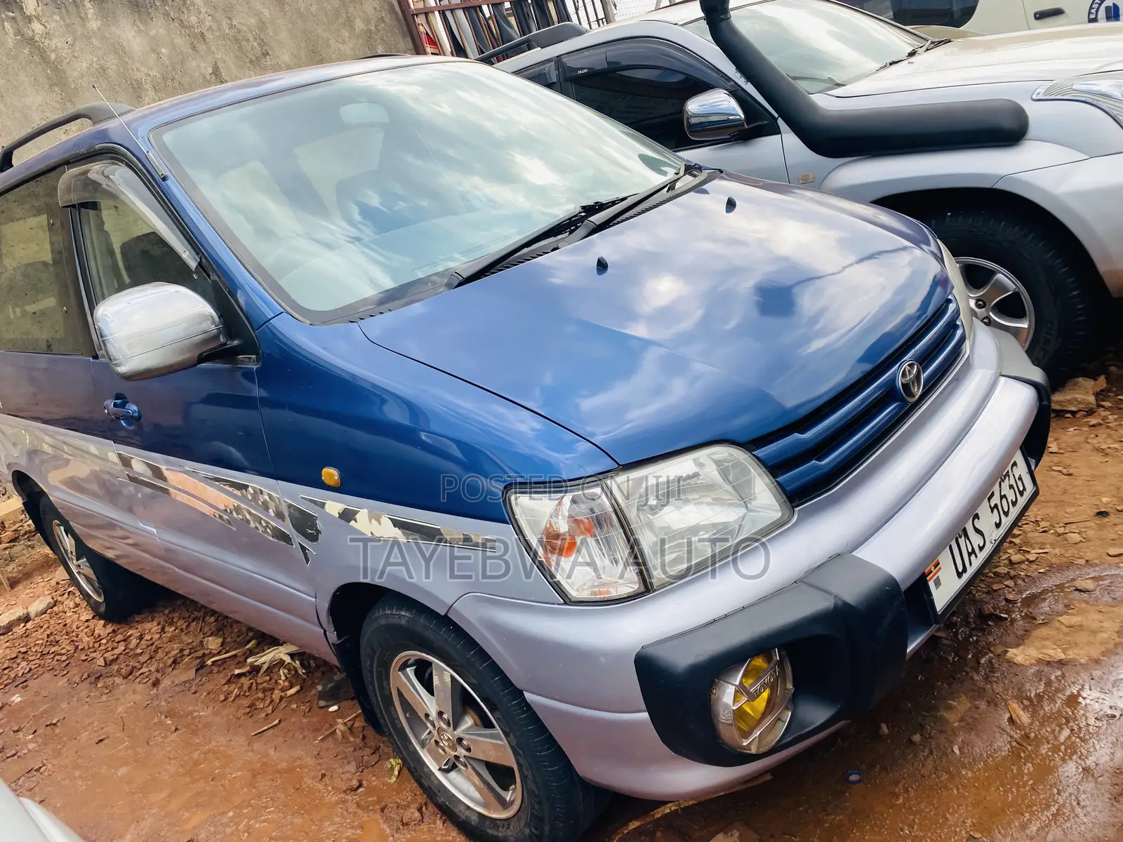 Toyota Noah 2002