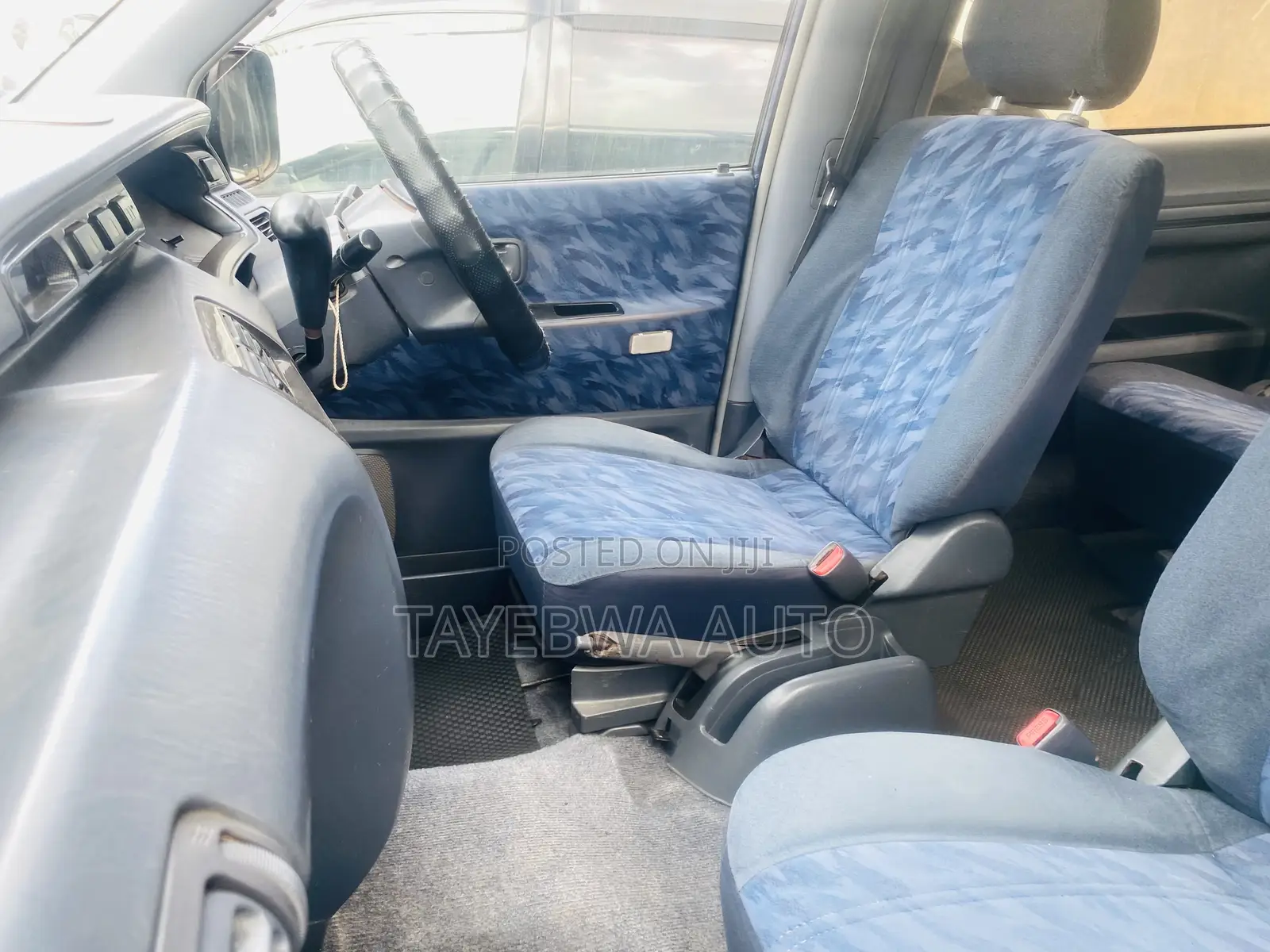 Toyota Noah 2002