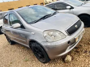 Toyota Vitz 2002 Silver