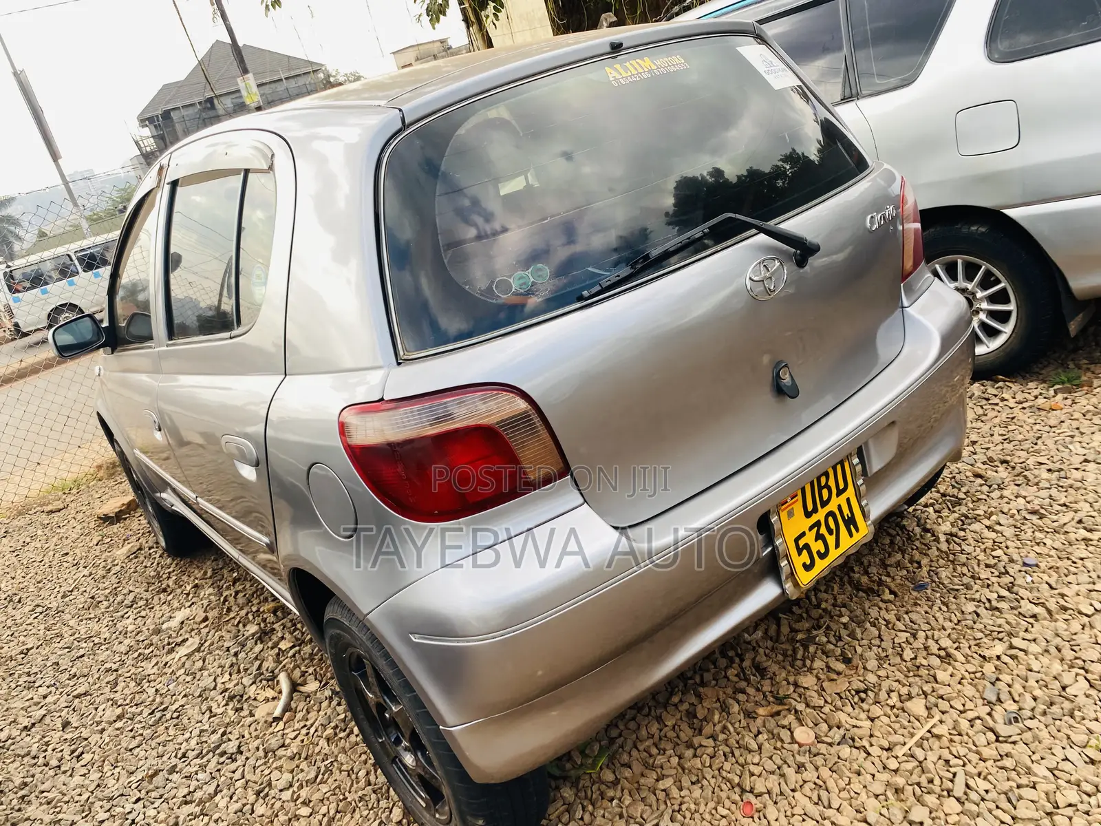 Toyota Vitz 2002 Silver